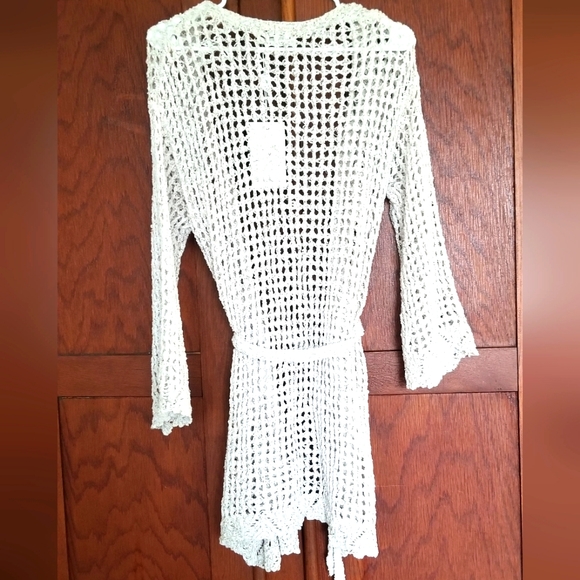 NWT Beautiful crocheted sweater. Cream with front tie. By Miracle. Fits XS and S - Picture 2 of 8